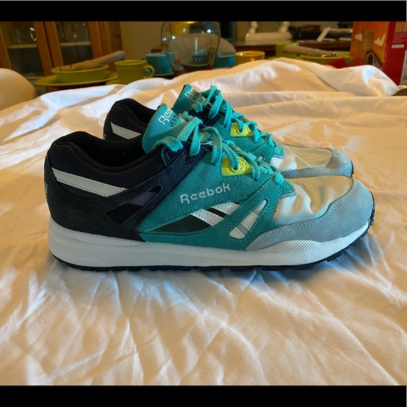 Women’s Reebok - Picture 1 of 5